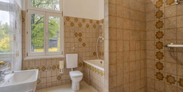 Wohnung 3: Badezimmer