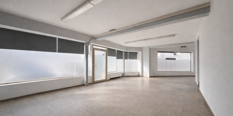 Ca. 11 m Schaufensterfront