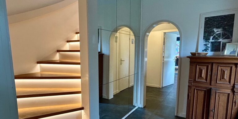 Treppenaufgang zum Obergeschoss