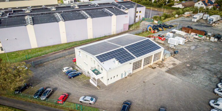 Bürogebäude u. Werkstatt