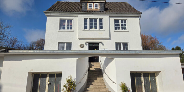 Straßenansicht