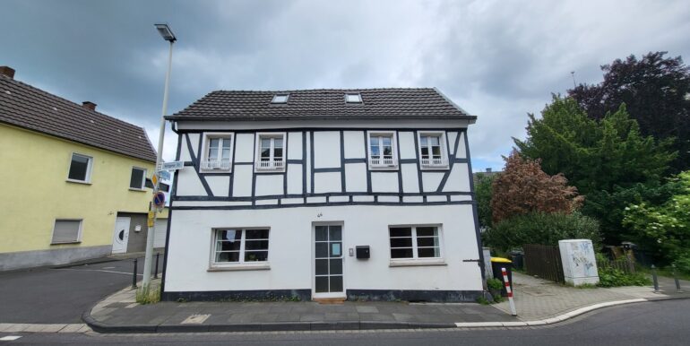 Straßenansicht Haus C