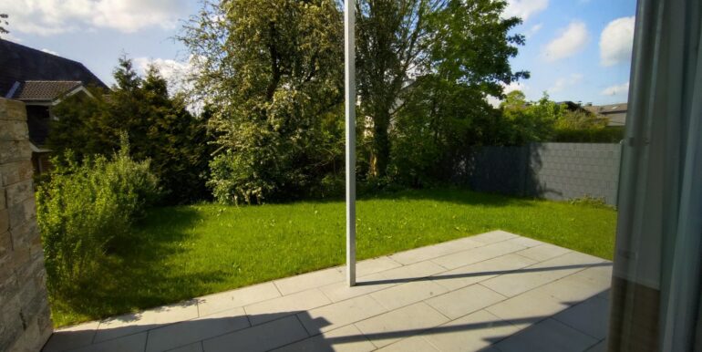 Terrasse + Gartenanteil