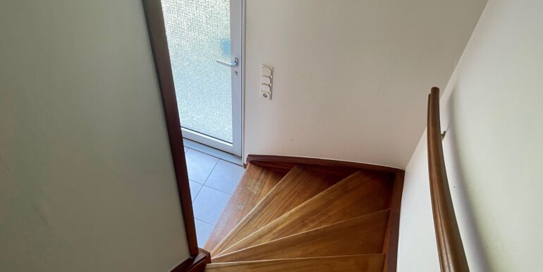 Treppe vom DG zur Haustür
