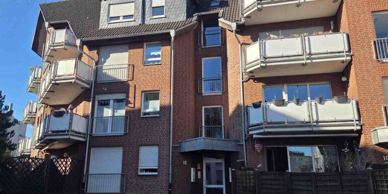 Modernes 8-Familienhaus