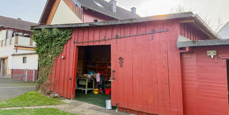 Ehem. Carport