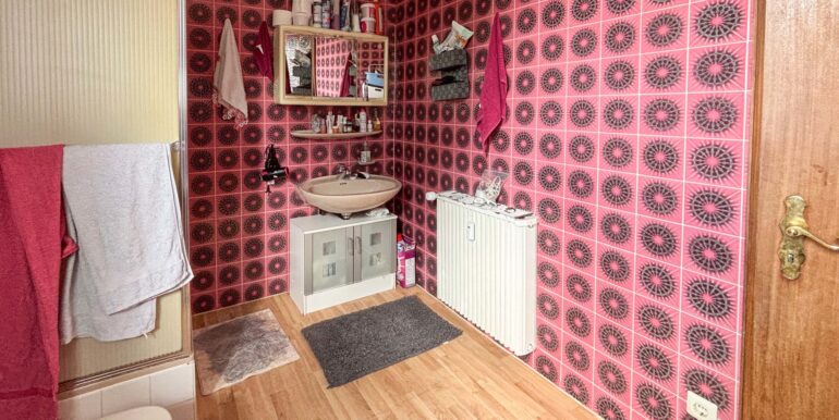 Bad Wohnung 2. OG