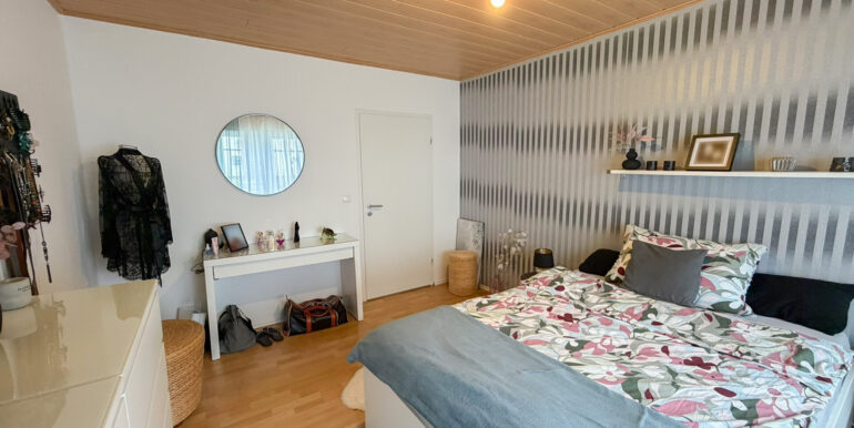 Schlafzimmer (UG)