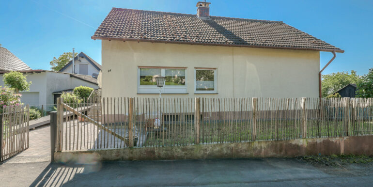 Straßenansicht