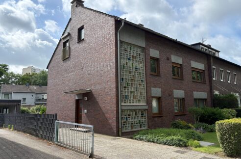 Zwei- bis Dreifamilienhaus in DU-Homberg