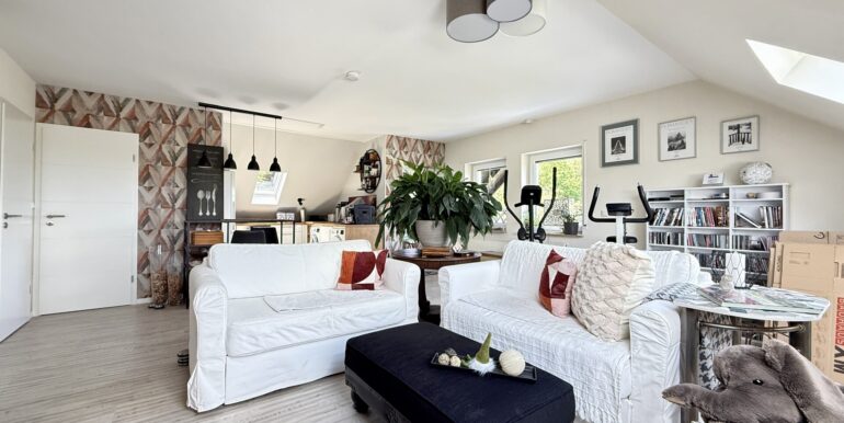 Wohnzimmer DG