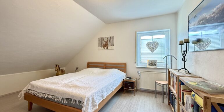 Schlafzimmer DG