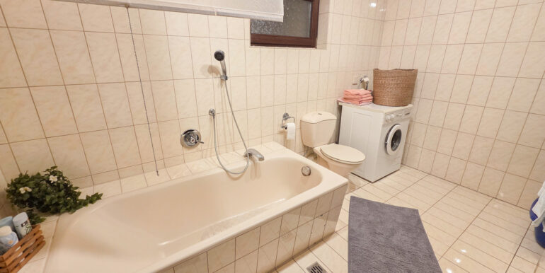 Bad Einliegerwohnung KG