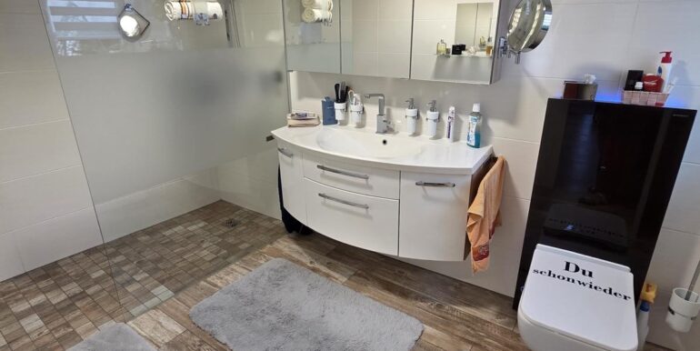 Badezimmer EG