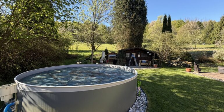 Garten mit unverbauter Aussicht