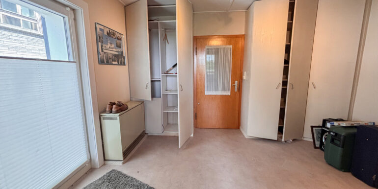 Arbeitszimmer EG Links