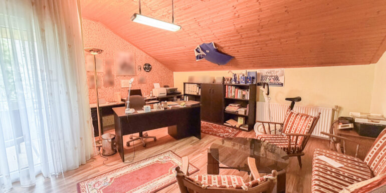 Büro (DG)