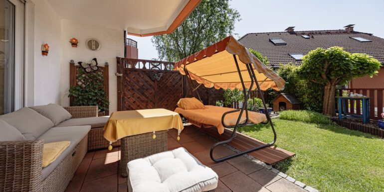 Terrasse mit Garten