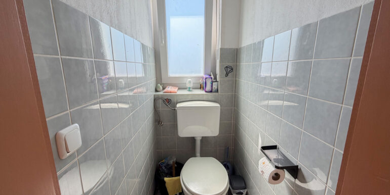 1. OG links Gäste-WC