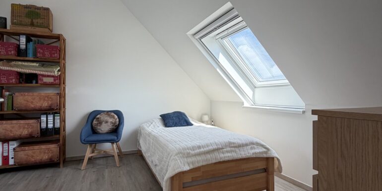 Schlafzimmer/Büro Spitzboden