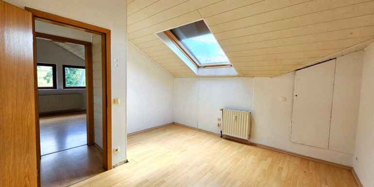 Schlafzimmer DG