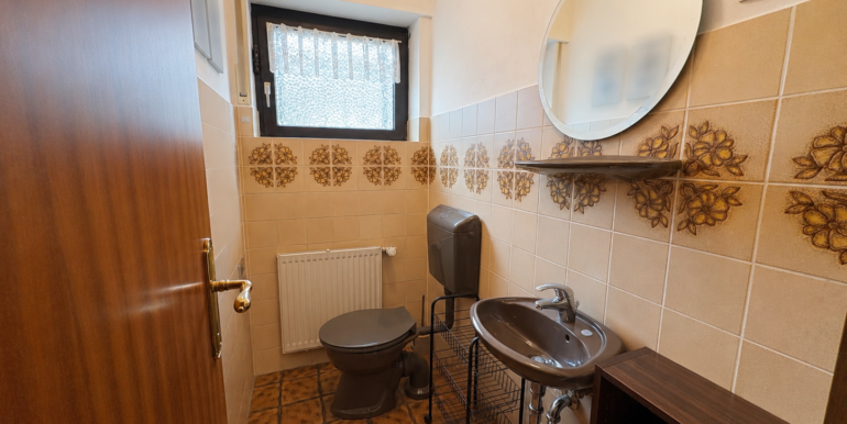 Gäste-WC ( EG )