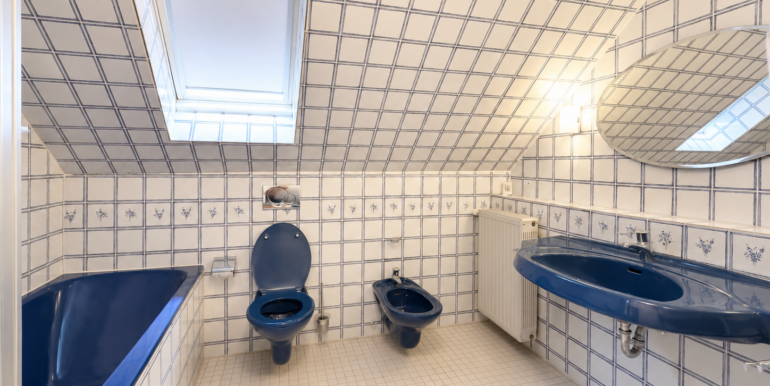 Badezimmer ( OG )