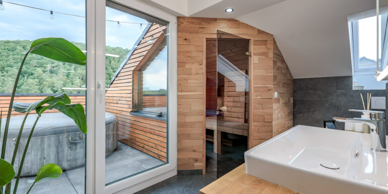 Badezimmer / Sauna OG