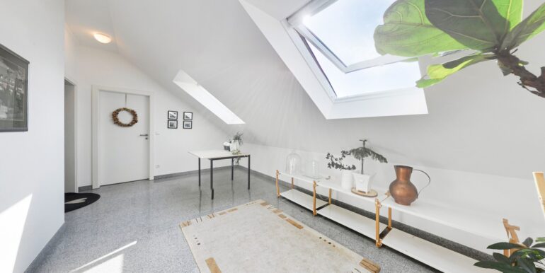 Treppenhaus Wohnung DG