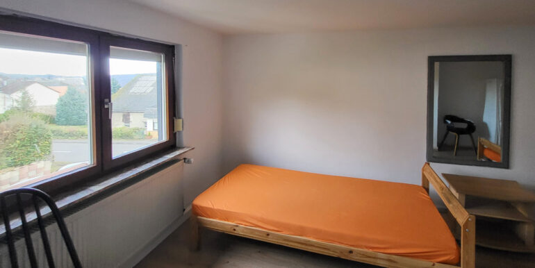 Zimmer 2 OG