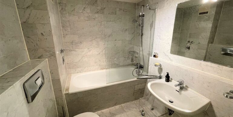 Bad mit Wanne