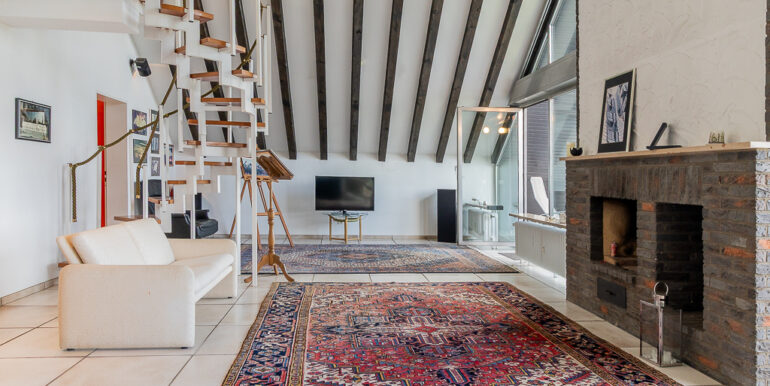 DG Wohnzimmer mit Kamin