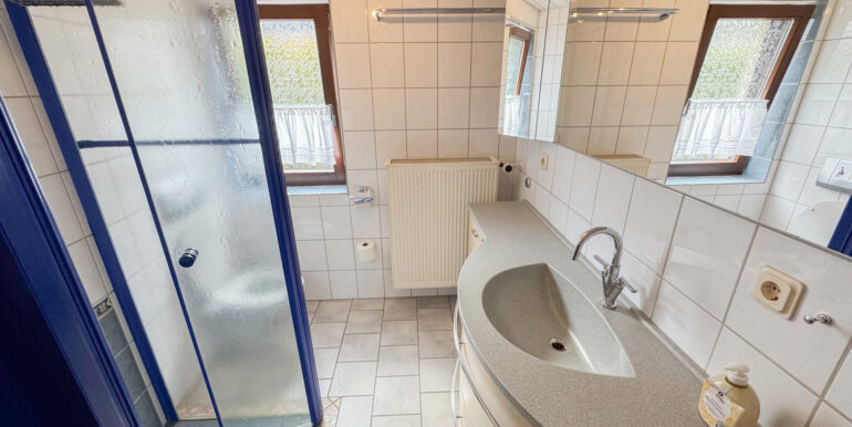 Tageslichtbad mit Dusche und WC