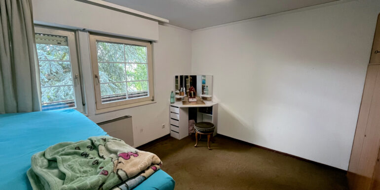 Schlafzimmer 1 (EG)