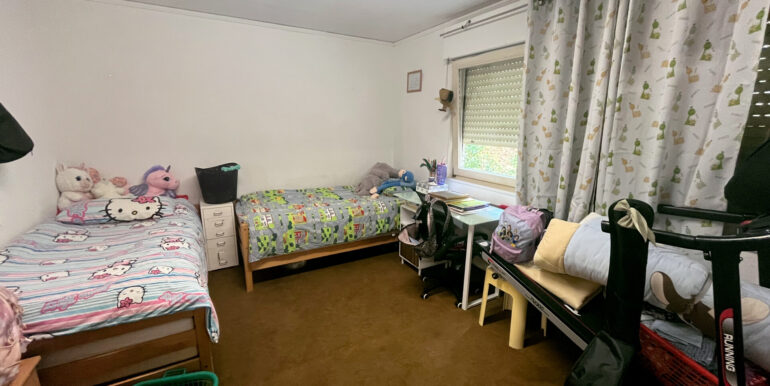Schlafzimmer 2 (EG)