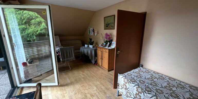 Schlafzimmer-2 (DG)