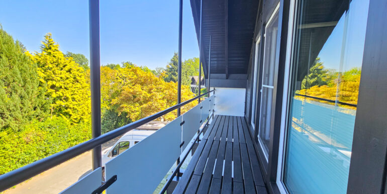 Balkon zur Vorderseite