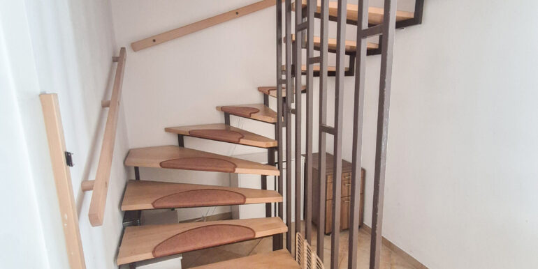 Holztreppe nach oben