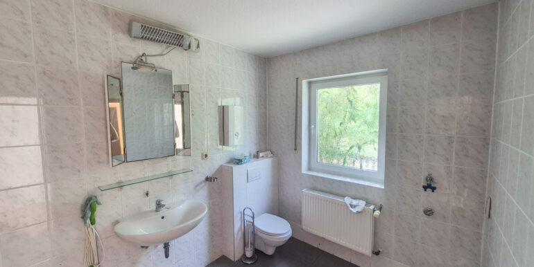 Bad/WC (EG)