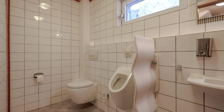 Herren-WC Untergeschoss