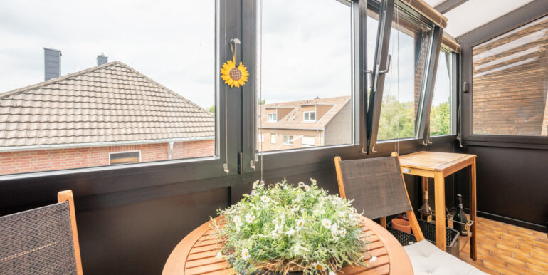 Überdachter Balkon