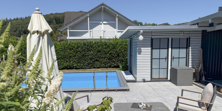 Gartenterrasse mit Pool