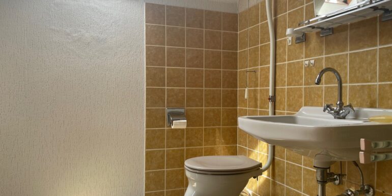 WC (DG)
