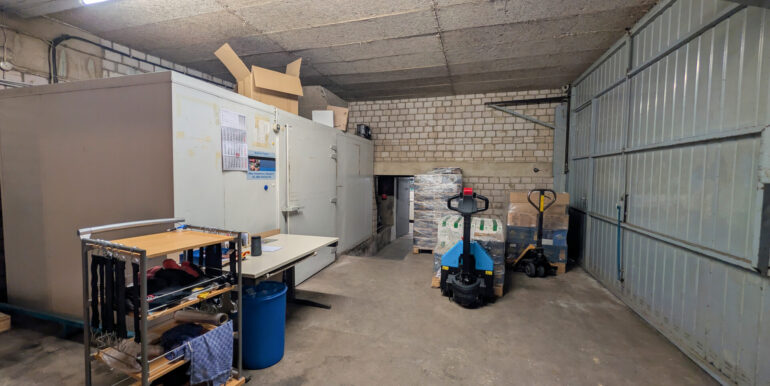 Doppelhalle mit Kühlzelle