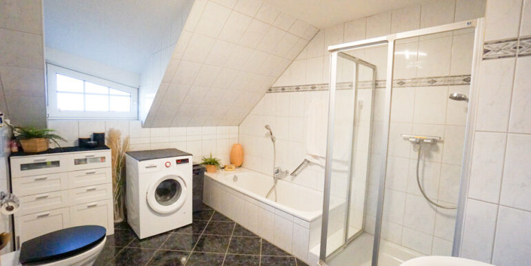 Badezimmer im OG
