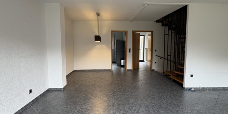 Wohnzimmer mit angrezender...
