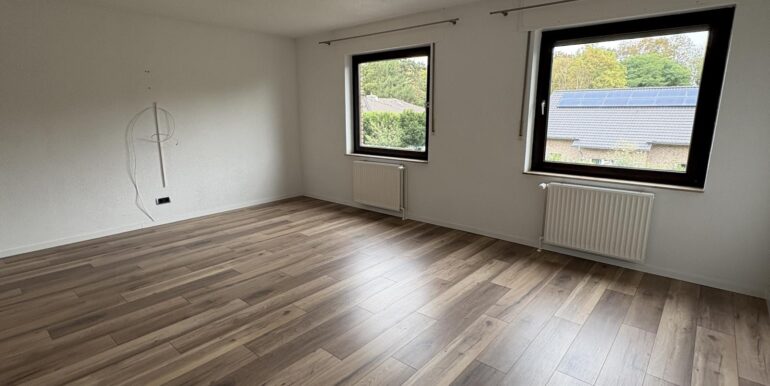 bei Bedarf in zwei Kinderzimmer teilbar