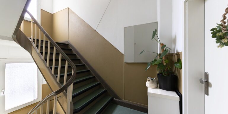 top gepflegtes Treppenhaus