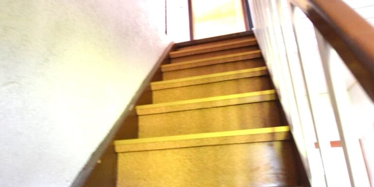 Treppe zum Obergeschoss