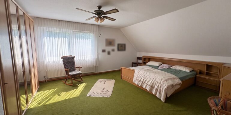 Zimmer 1 OG
